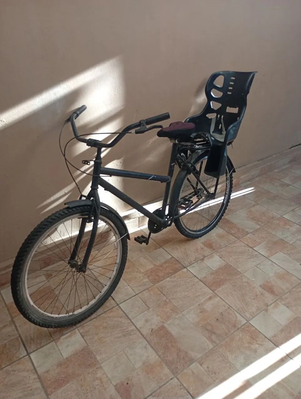 Bicicleta aro 26 com cadeirinha 