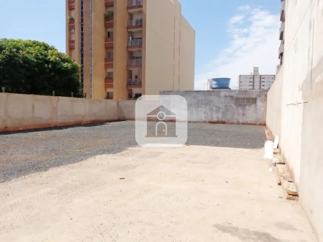 Área comercial para locação no bairro Martins - Foto 2