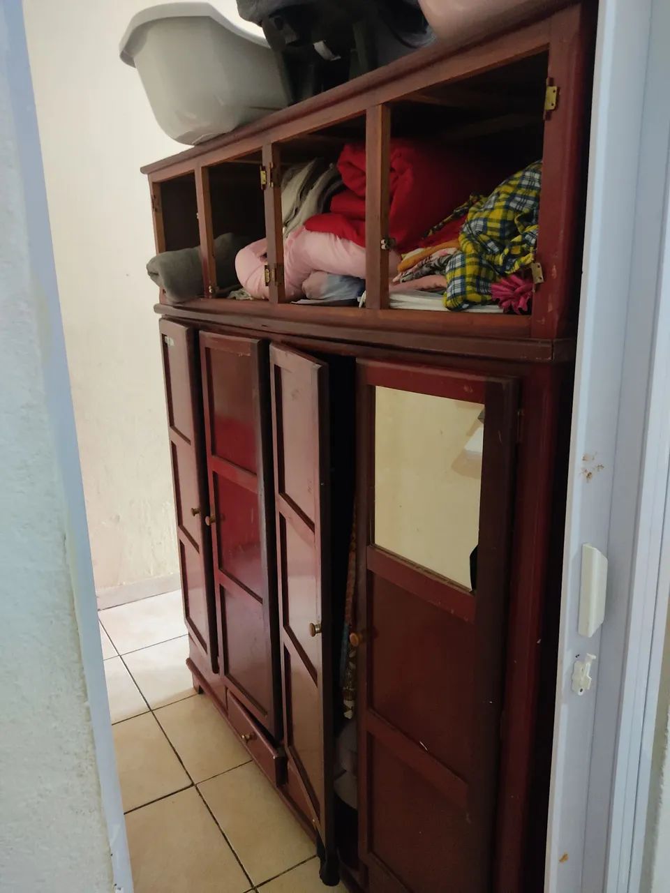 Guarda-roupa de madeira - Foto 3
