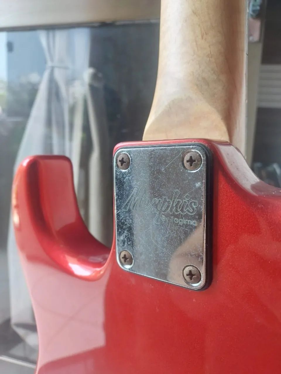Guitarra Memphis By Tagima Vermelha MG32 + Caixa de som Meteora - Foto 2