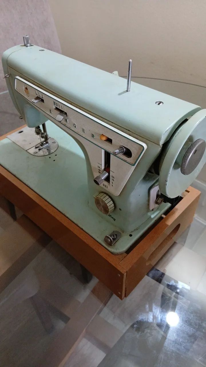 Maqujna de costura elgin, com motor - Foto 2