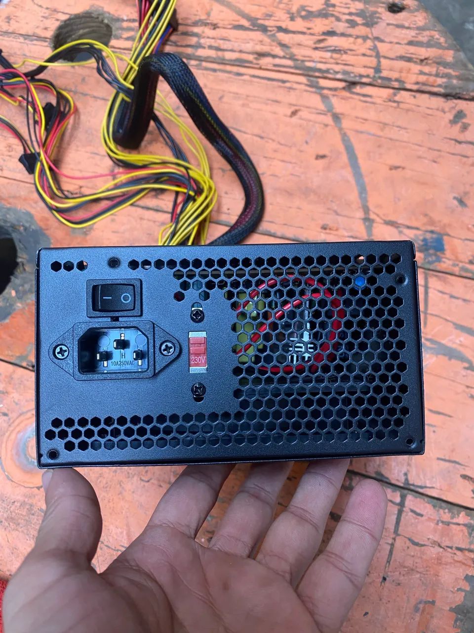 Fonte gamer 550w nova  - Foto 3