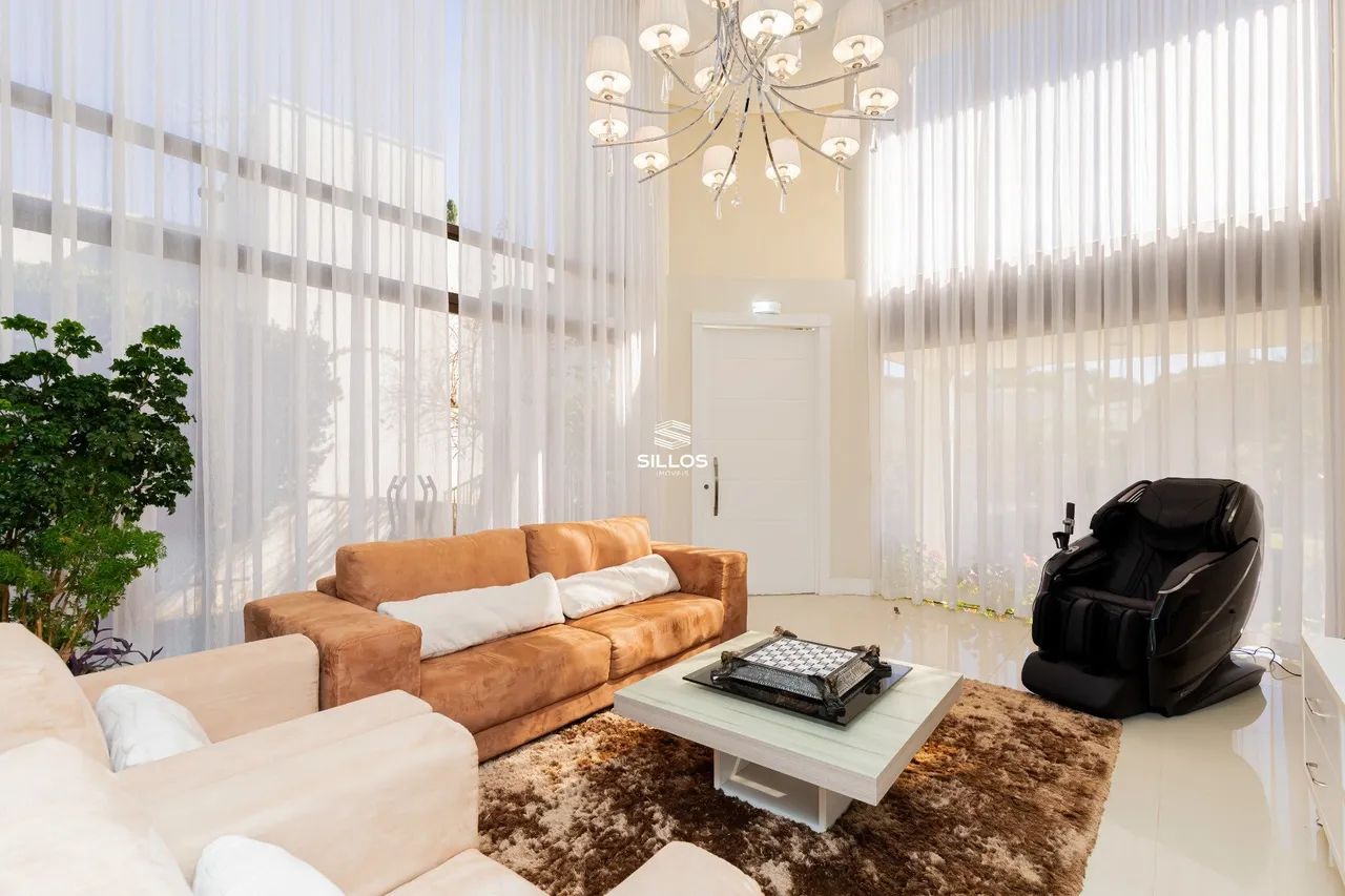 Casa mobiliada em Condominio para locação com 4 quartos no Campo Comprido em Curitiba.