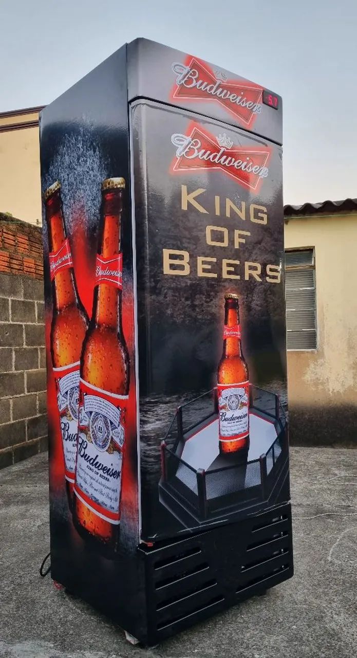 Cervejeira Budweiser grande 