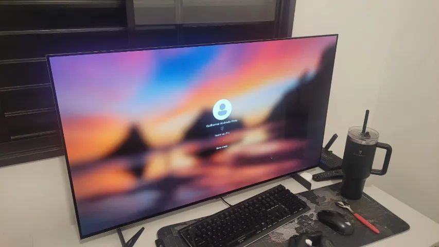 TV OLED LG 42" C2 EM ÓTIMAS CONDIÇÕES