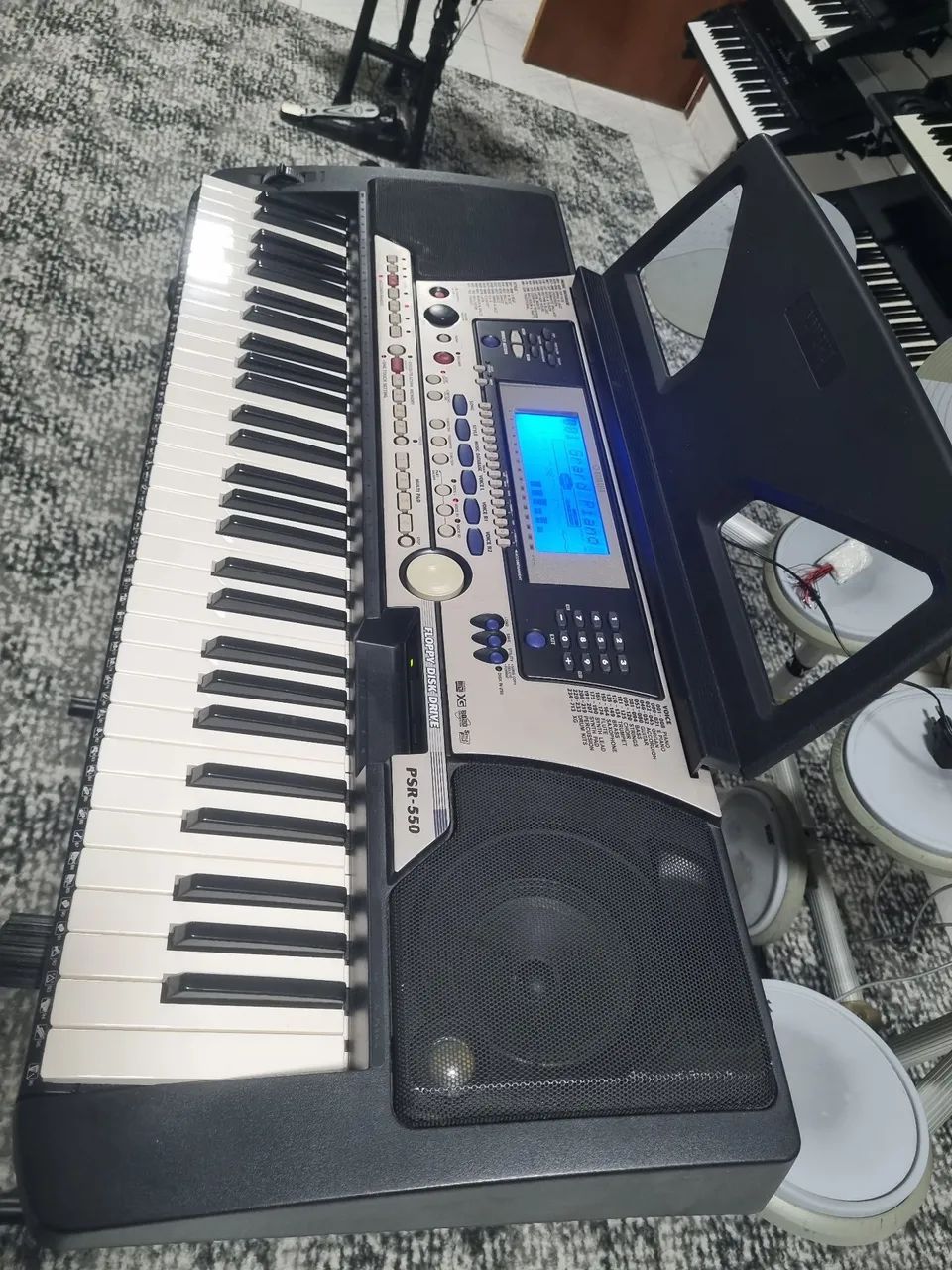 Teclado Yamaha PSR-550 IMPECÁVEL! - Foto 2