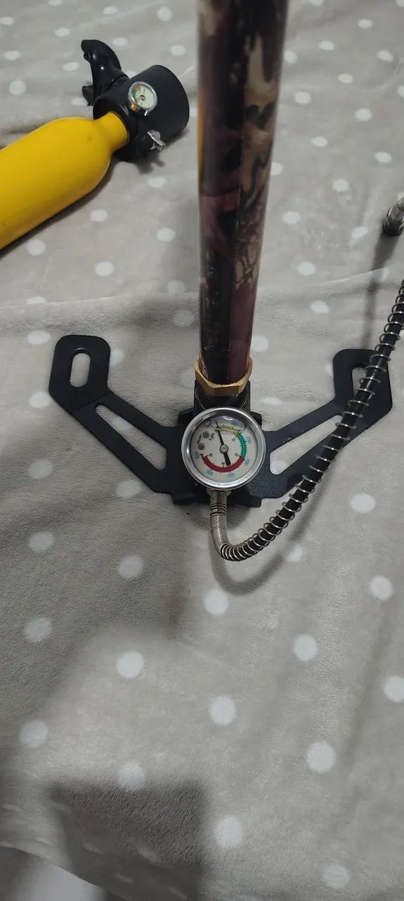 Vendo mini cilindro de mergulho e bomba de Auta pressão em perfeito estado - Foto 2