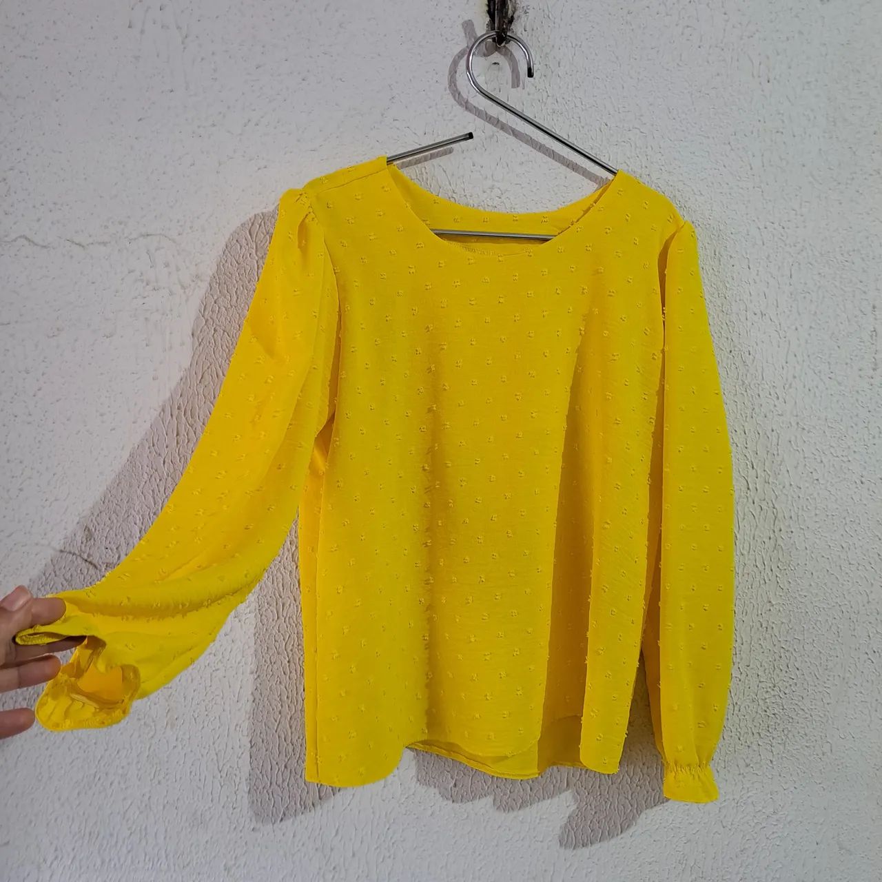 2 lindas blusas M e G com elástico nas mangas e tecido confortável  - Foto 2