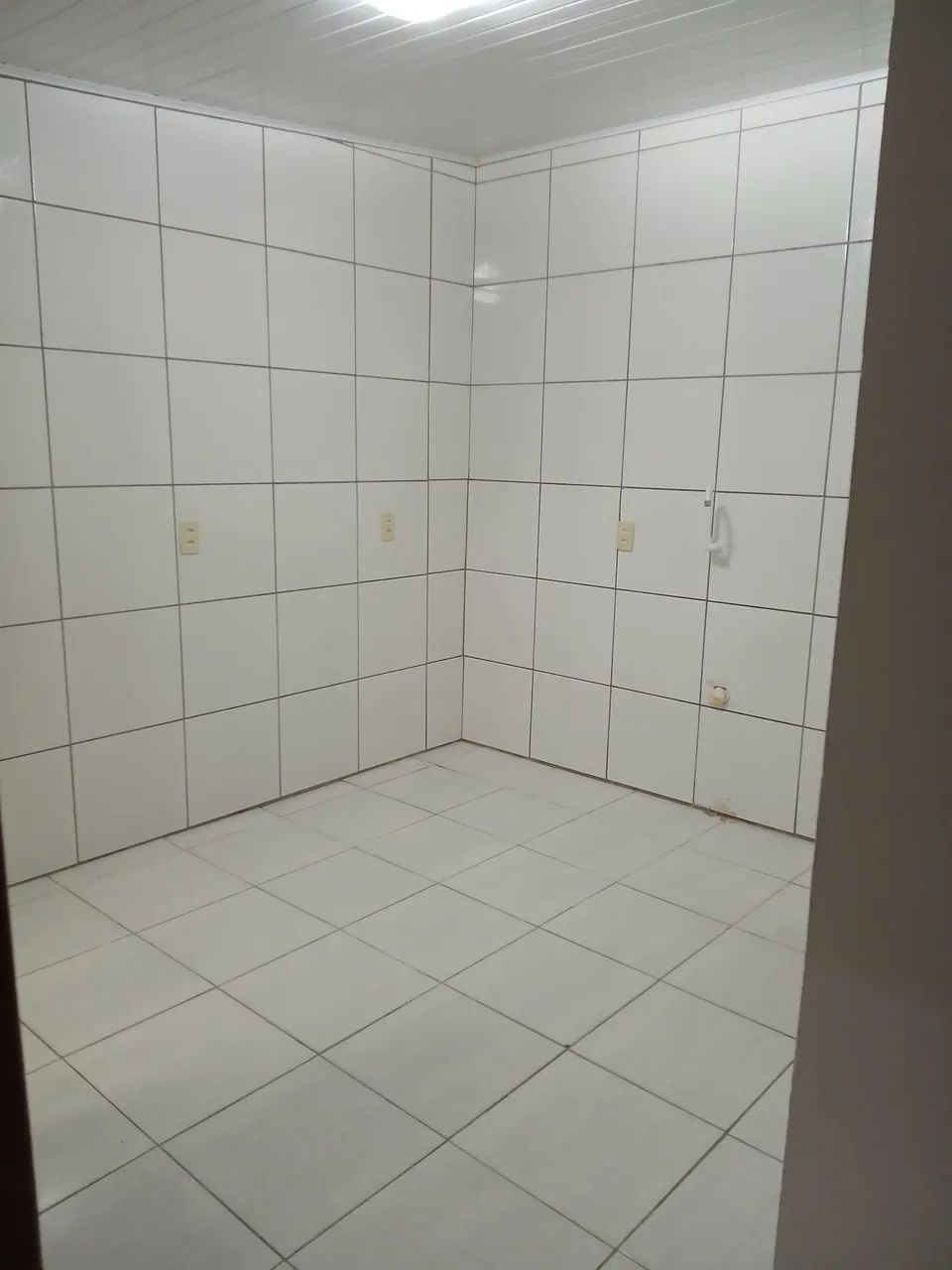 Alugo Apartamento kitnet 1 quarto  no Carianos  próximo  ao multi hospital - Foto 3