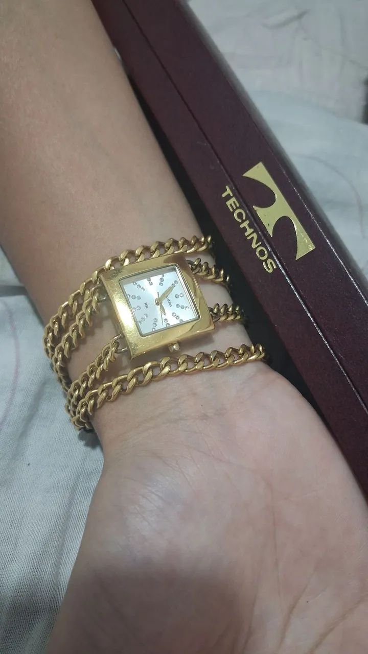 Relógio Technos modelo Pierre Ricaud com marcador strass no estado