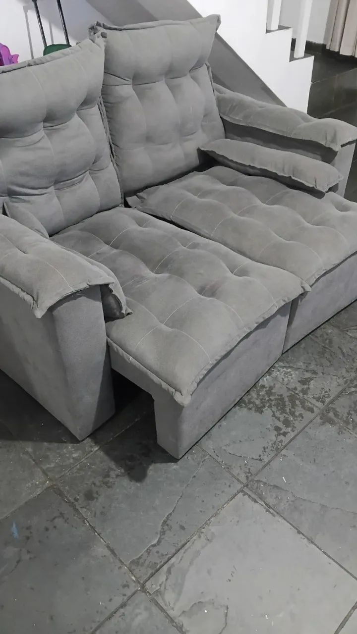 Vendo sofá com pouco tempo de uso 