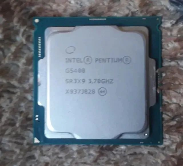 Pentium Gold G5400 3.7 GHZ - Foto 2