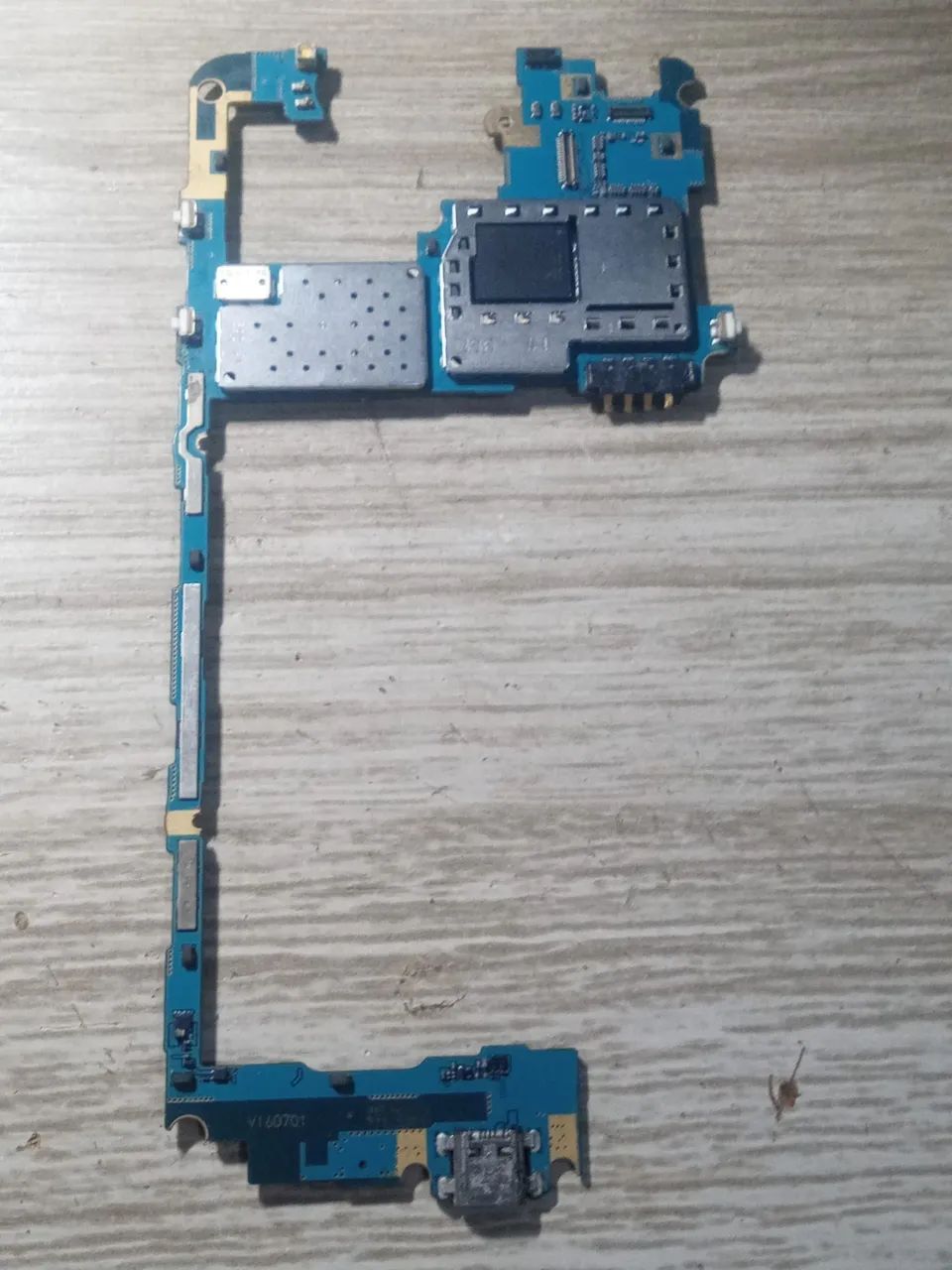 Placa mãe celular Samsung Galaxy J7 J700F funcionando 100,% - Foto 5