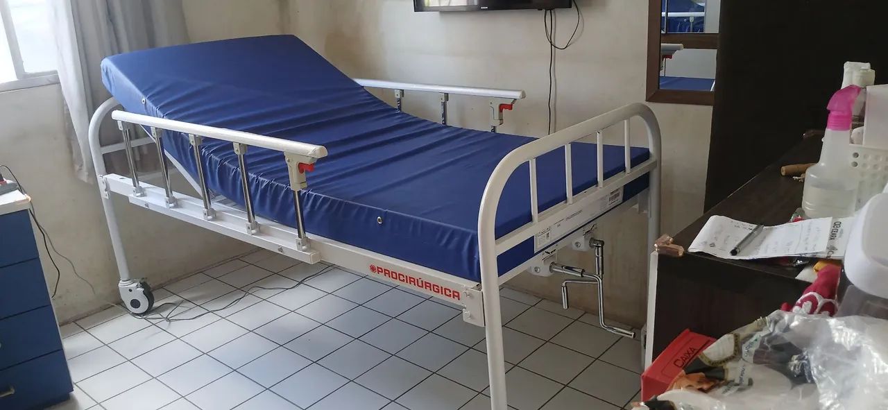 Cama hospitalar com colchão e somente 1 semana de uso