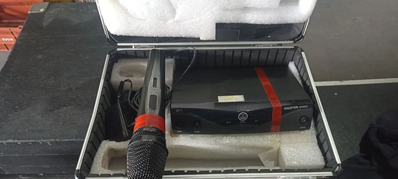 Microfone sem fio AKG