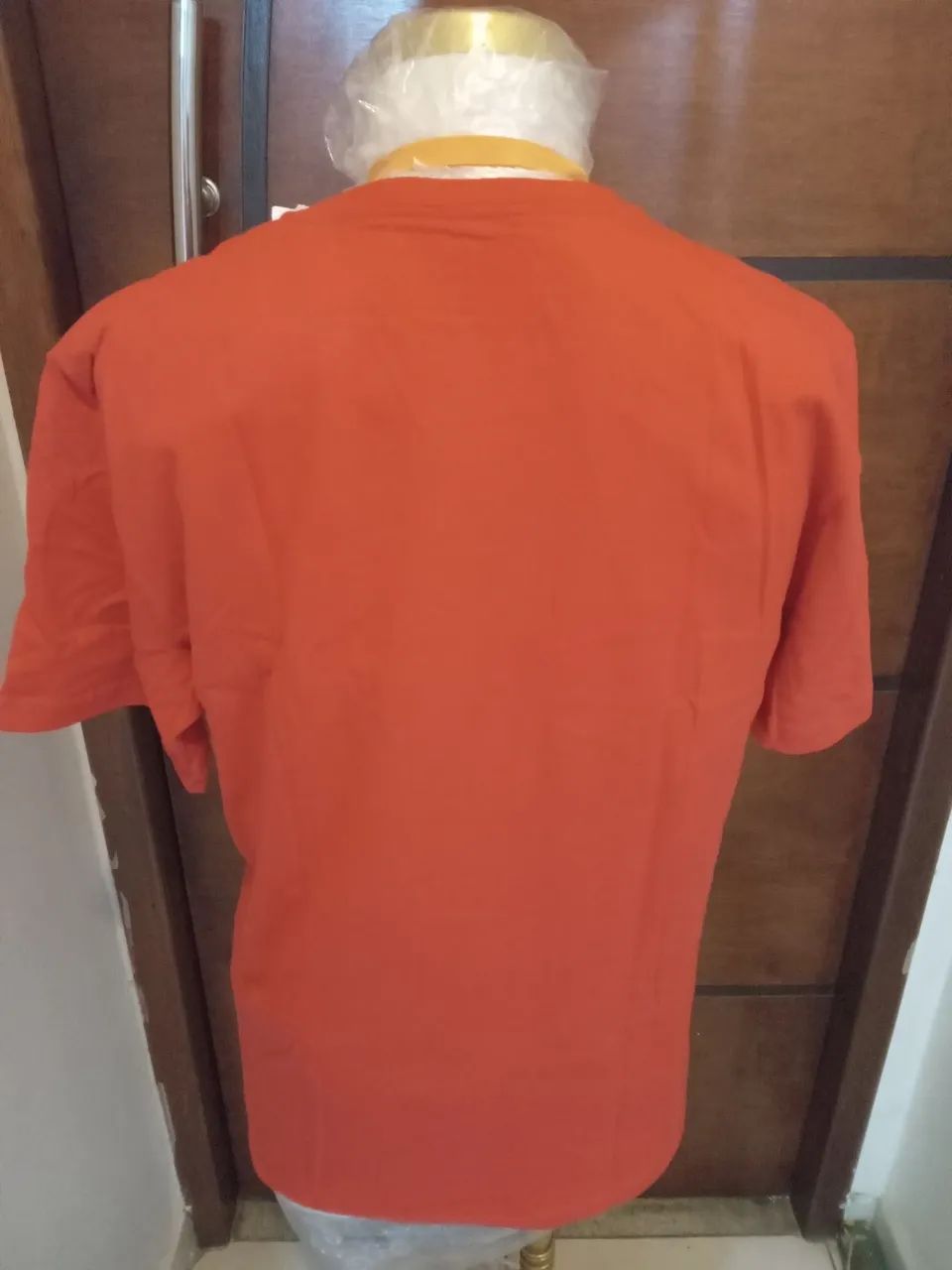 CAMISETA VERMELHA NOVA TAMANHO G - Foto 2