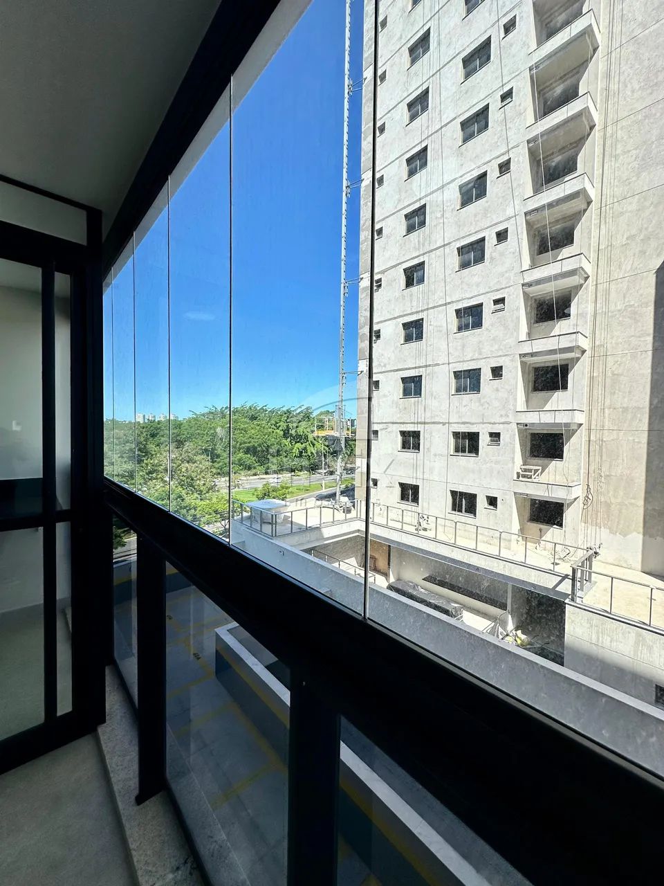 Apenas 400 m da Praia, 2 Quartos, 2 Vagas e Sol da Manhã - Foto 2