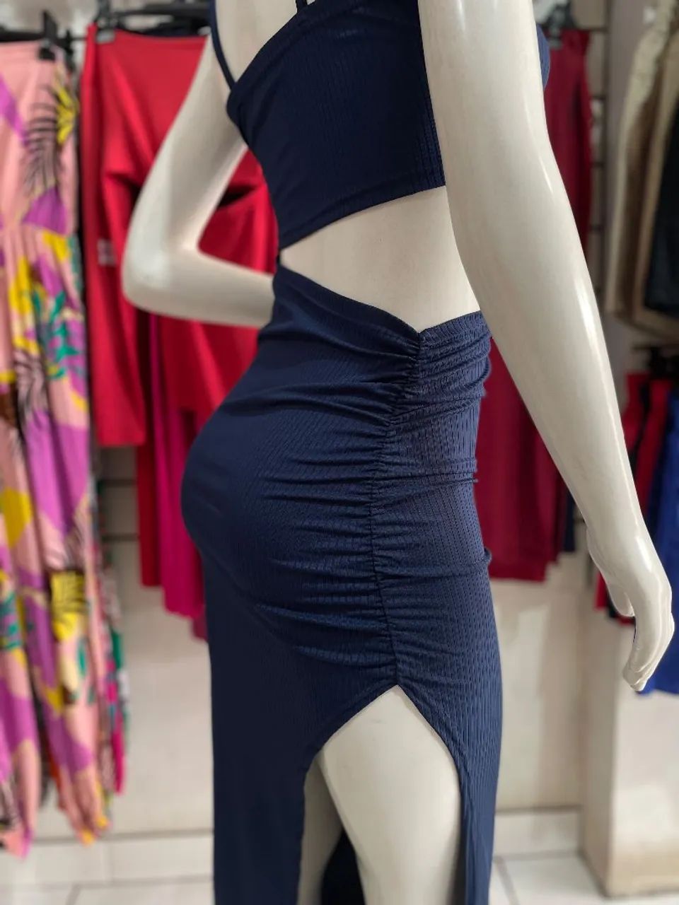 Vestido longo Canelado com decote  - Foto 3