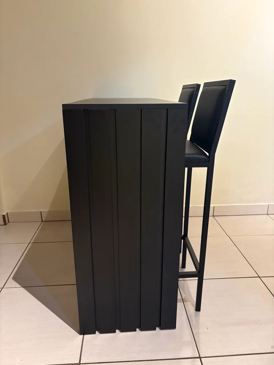 Bancada com Duas Banquetas - Foto 3