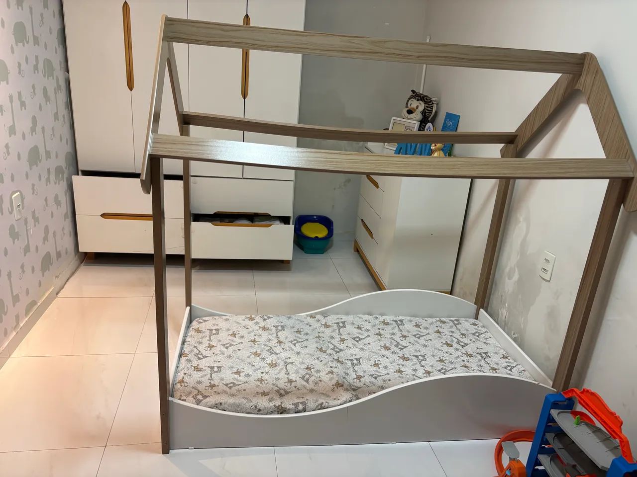 Cama montessoriana 