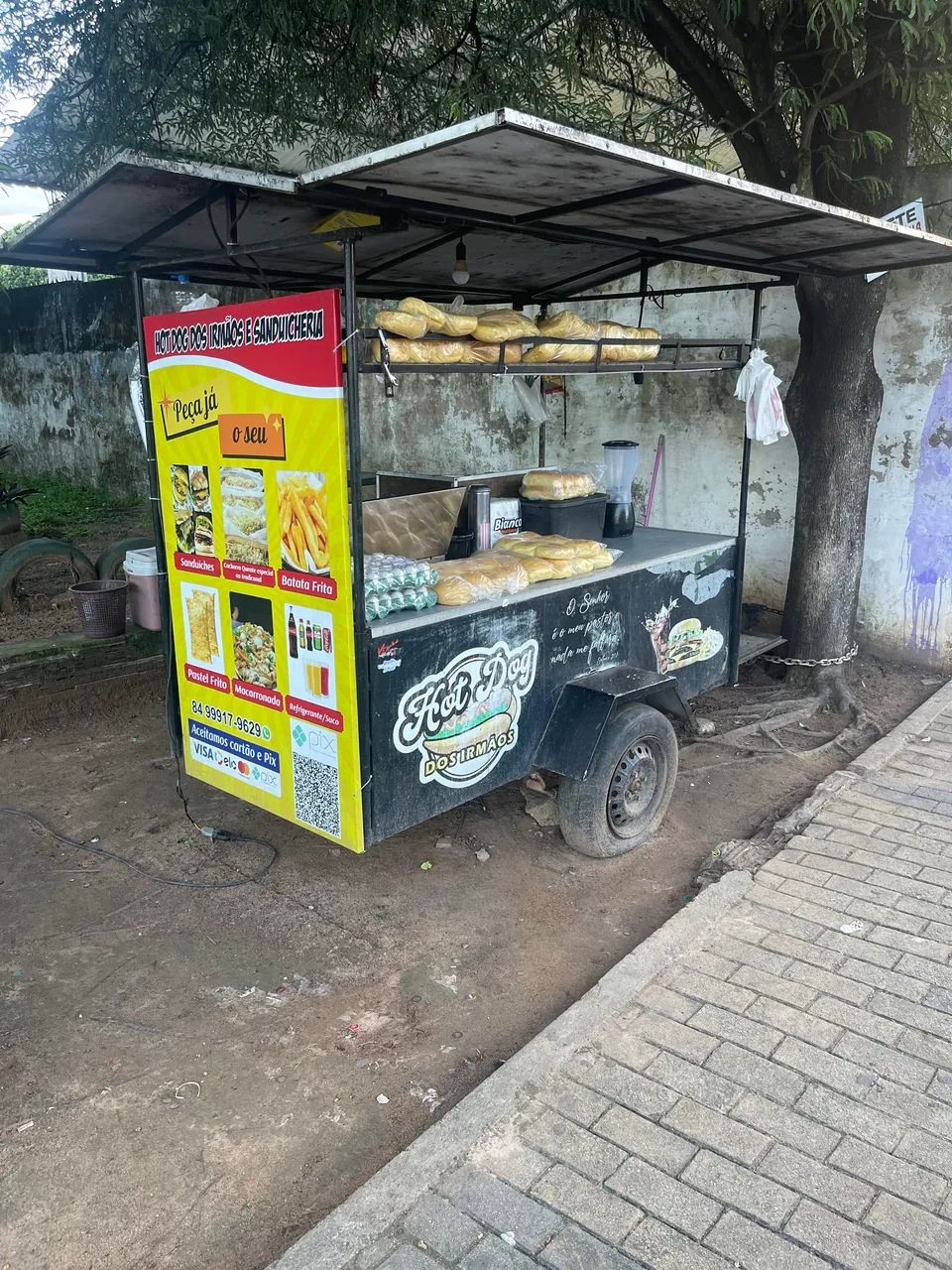 Carro de lanche com reboque pra carro com 1 eixo grande o porte do carro