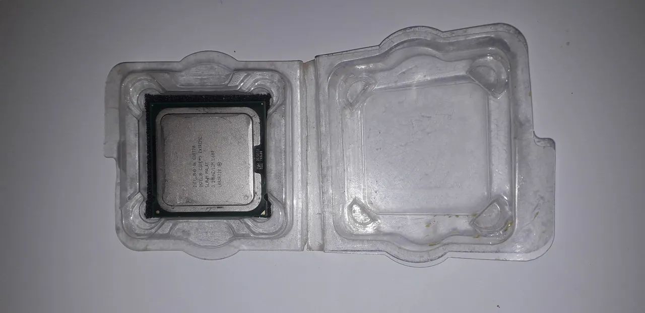 Intel Core 2 Extreme QX9770 - Foto 3