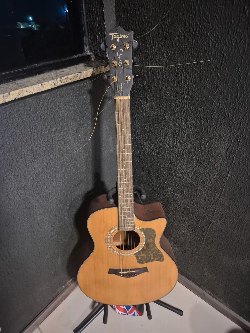 Violão tagima