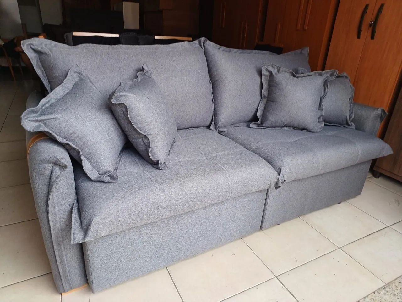 Sofá Cama Novo Tem 2.00 de Largura Tecido Linho. - Foto 5