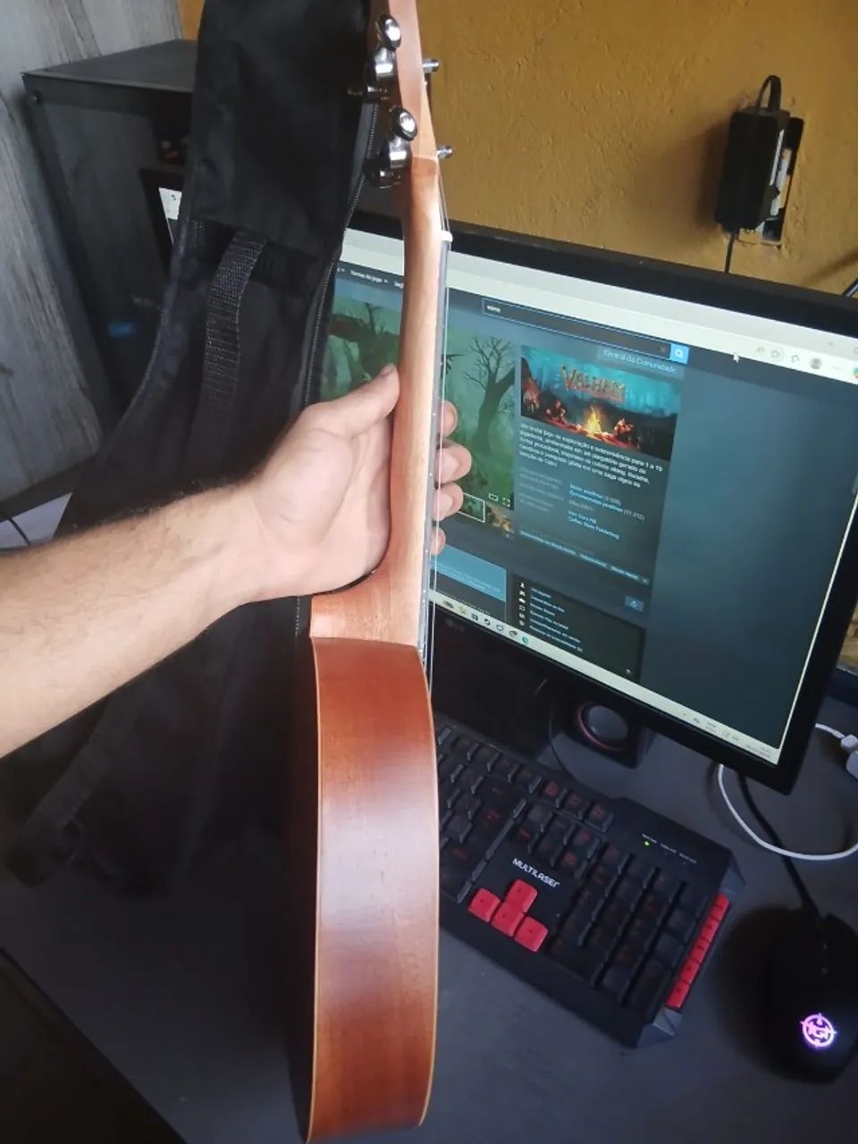 Ukulele Abacaxi + Capa - Foto 3