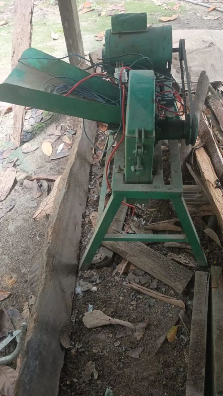 Forrageira de bancada 220v