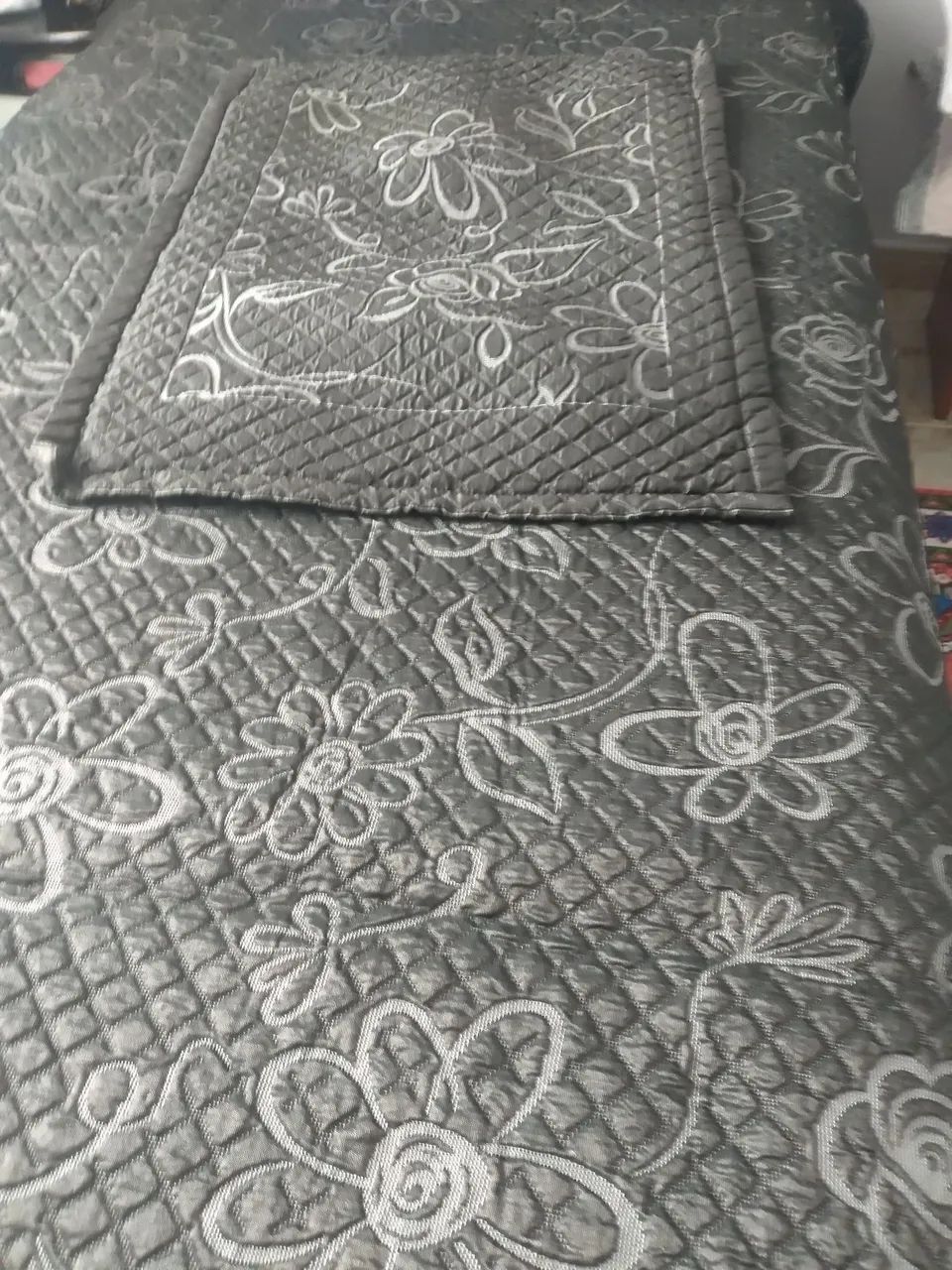 Colcha solteiro com porta travesseiro 