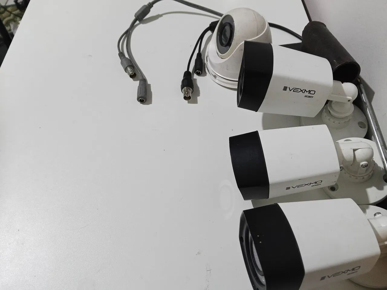 Security Cameras432957409052610561
