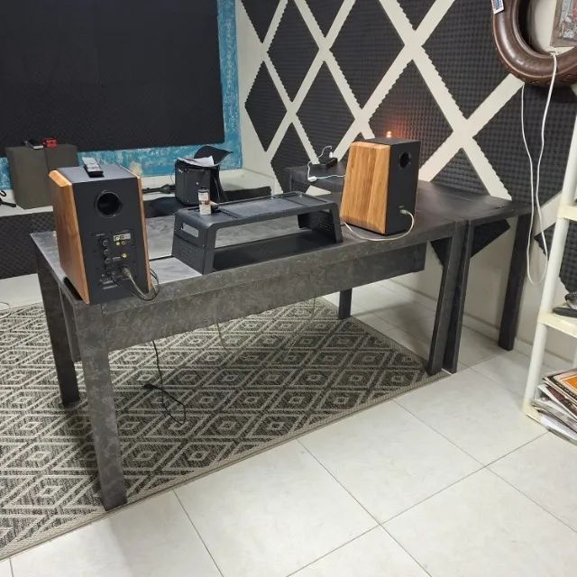 Mesa e aparador em aço - Tok Stok  - Foto 3