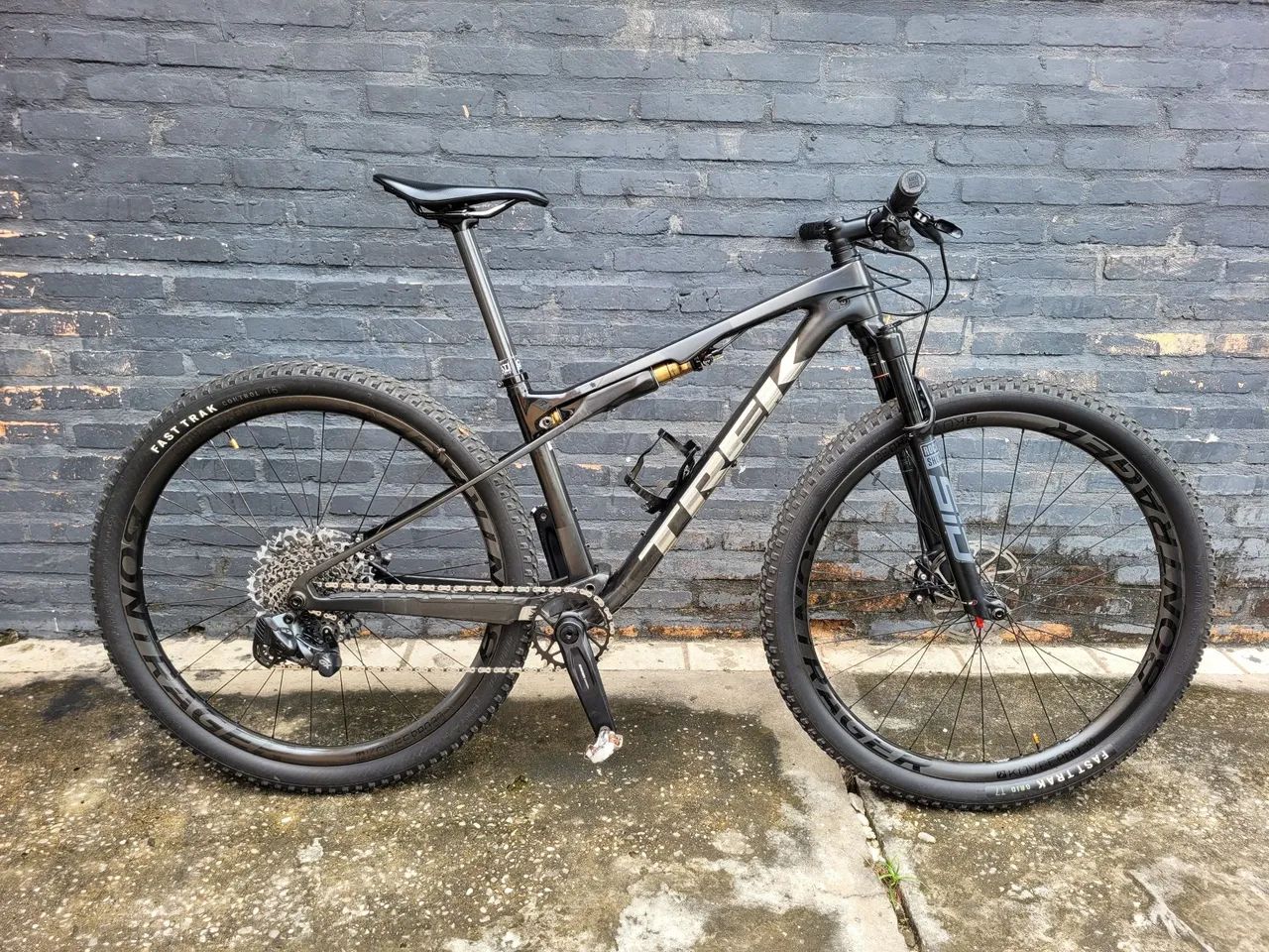 Bicicleta Trek Supercaliber 9.8