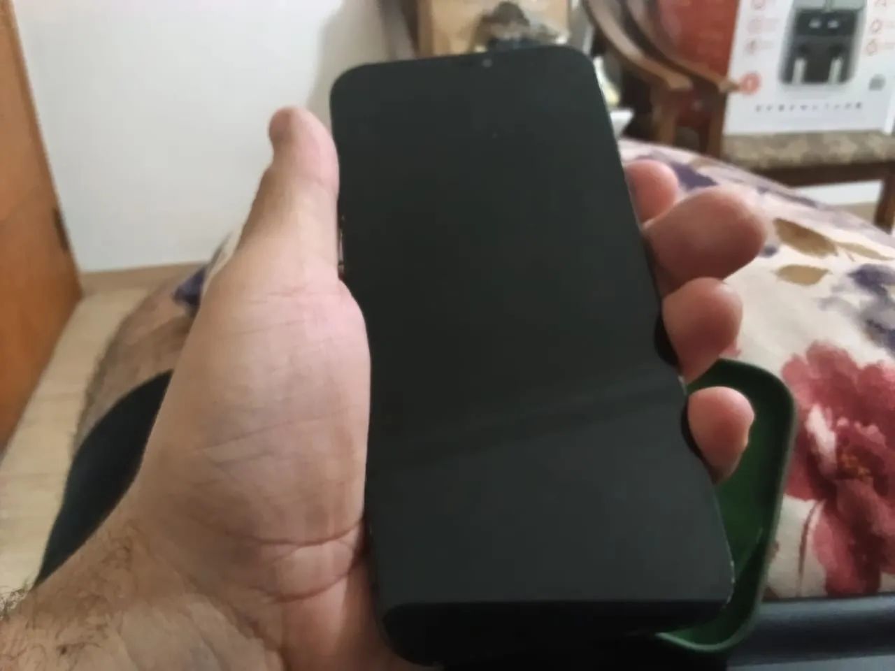 Vendo ou troco iPhone 12 Pro Max - Foto 2