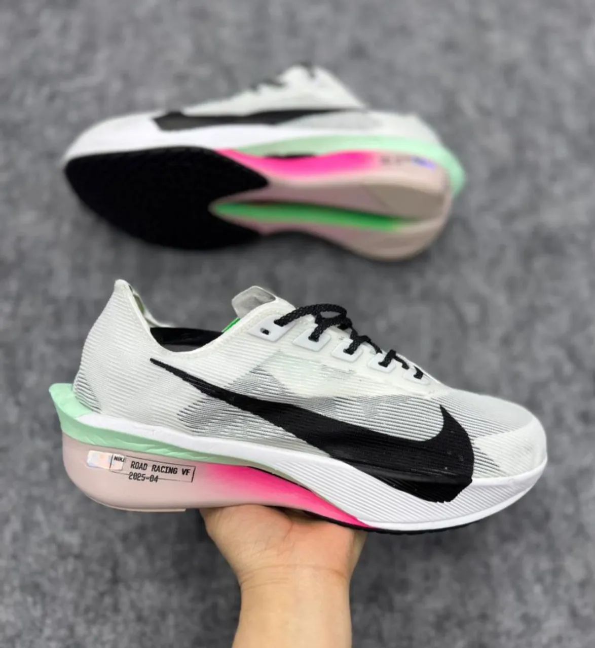 *TÊNIS NIKE VAPORFLY 4* - Foto 4