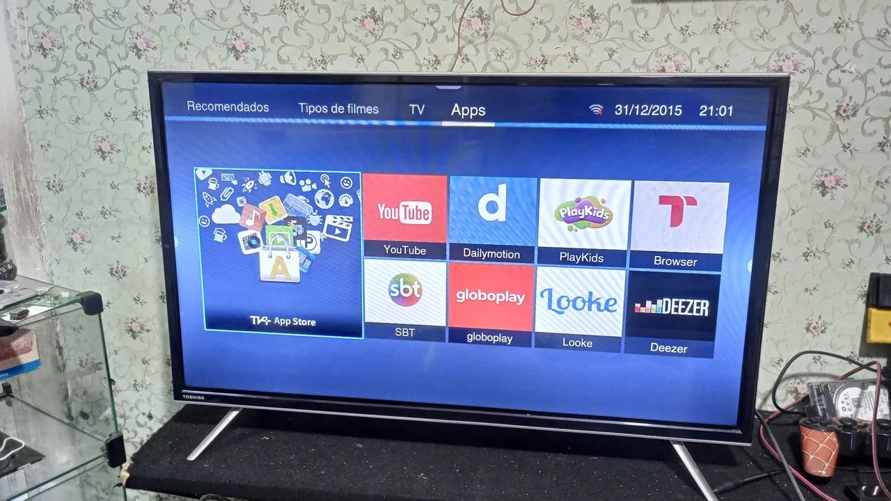 Smart tv Toshiba de 32 polegadas perfeita - Foto 5
