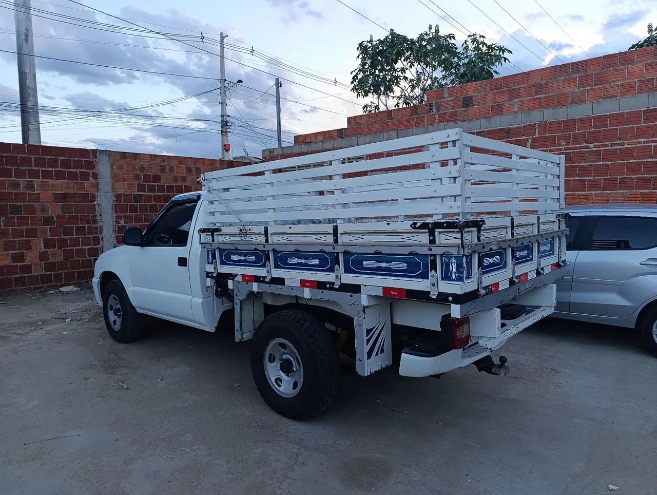 FRETES E CARRETOS em CAMINHONETE 