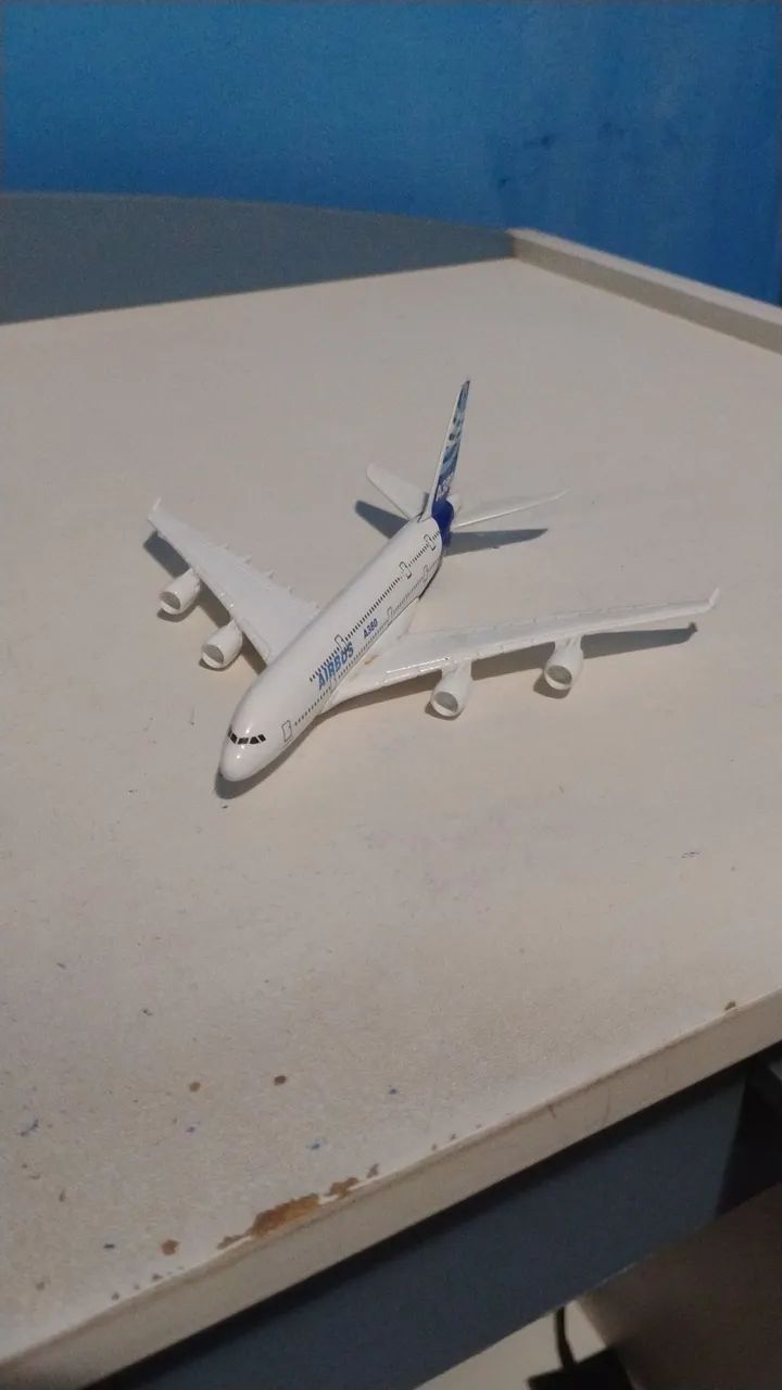 Avião miniatura 
