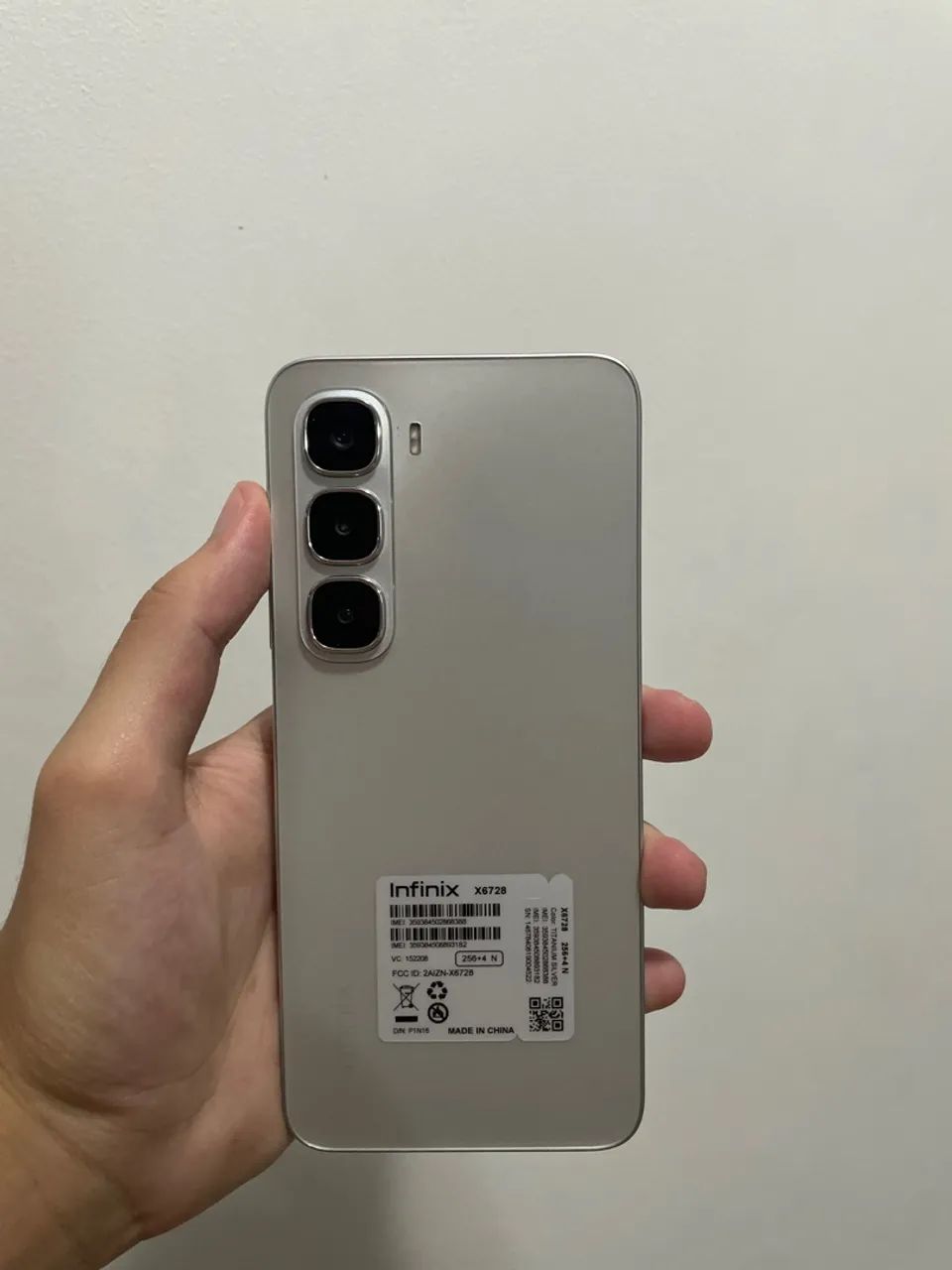 INFINIX HOT60i - Foto 3