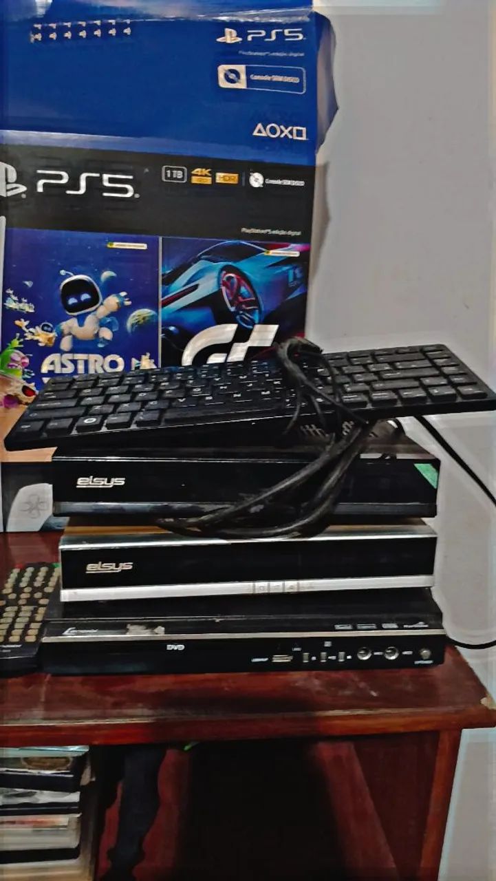 Lote de aparelhos eletrônicos 
