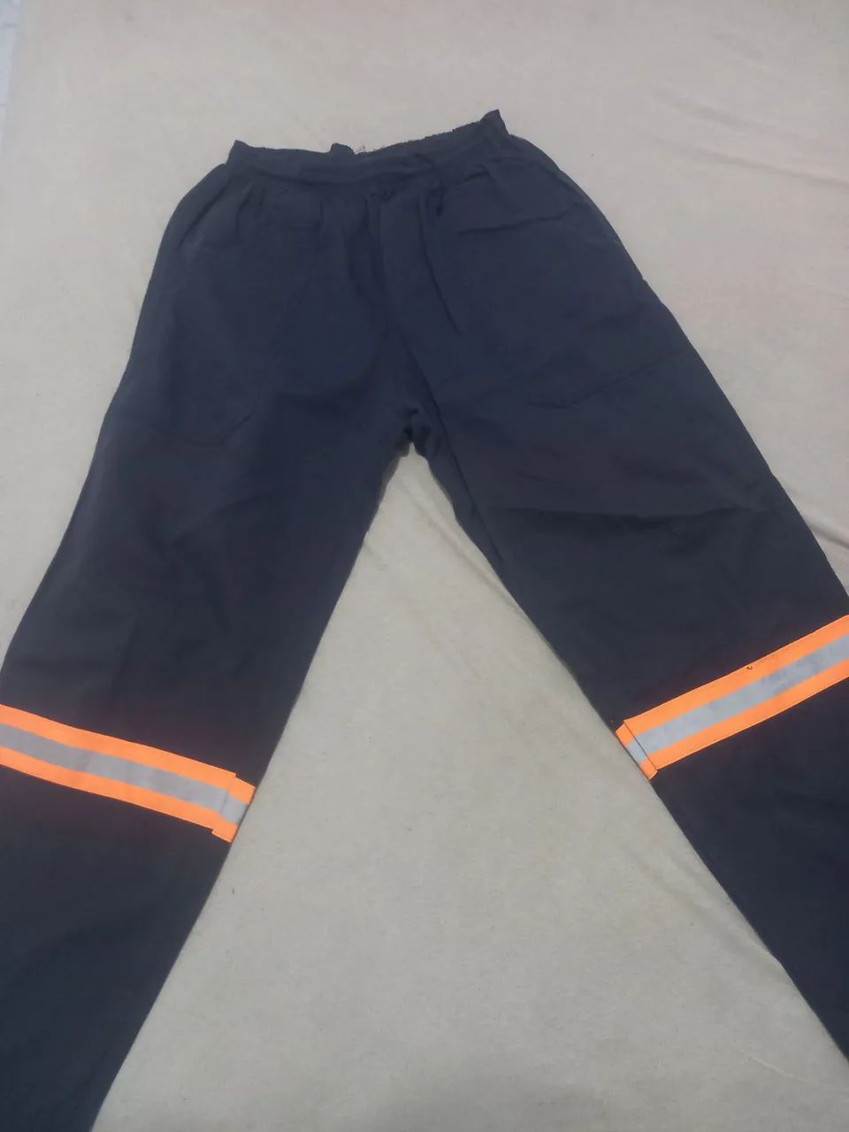 Calça de trabalho com refletor tam G - Foto 2