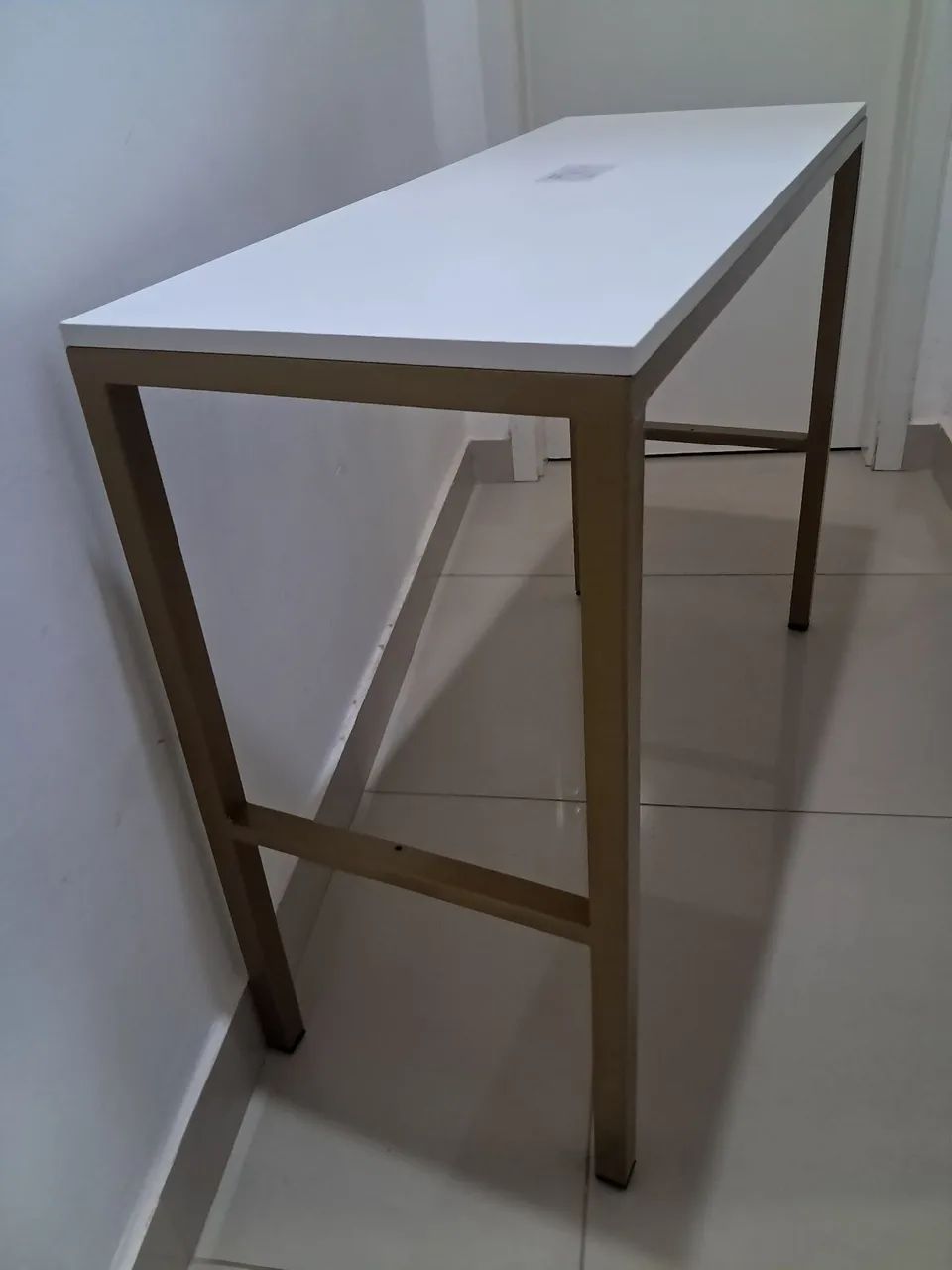 Mesa em metalon com tampo em mdf branco.  - Foto 2