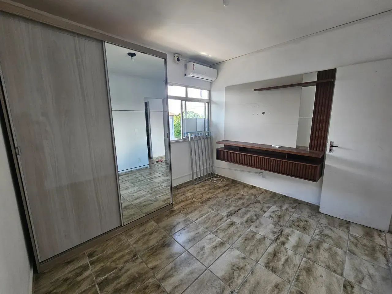 ALUGO APARTAMENTO SEMI MOBILIADO CONJUNTO TOCANTINS - Foto 2