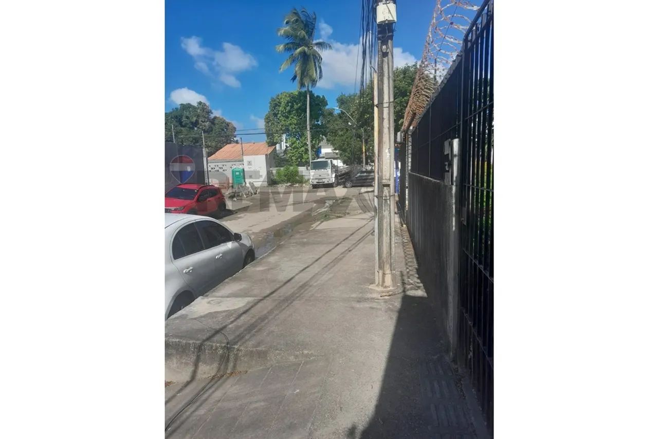 Imóvel no Prado: 7 Quartos e 16 Cômodos, ideal para Morar ou Empresa - Foto 2