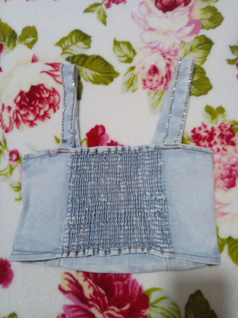 CROPPED JEANS ONÇA PRETA COM ALÇAS DE STRASS - Foto 2