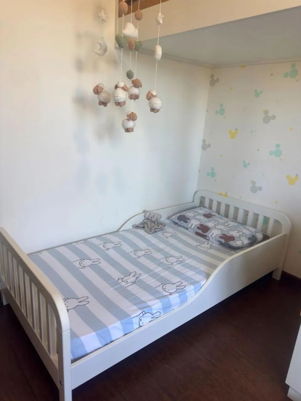 CAMA SOLTEIRO COM COLCHÃO TOKSTOK NOVÍSSIMA (IMPECÁVEL - TAMANHO JÚNIOR- 3 M DE USO - C/N - Foto 2