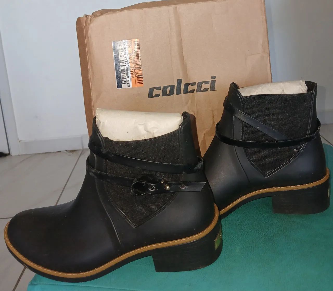 Bota Colcci original semi nova - Foto 3