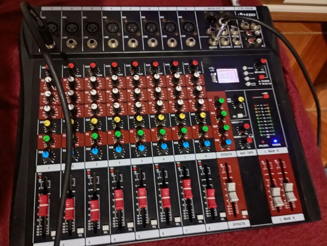 Console de mixagem profissional  - Foto 3