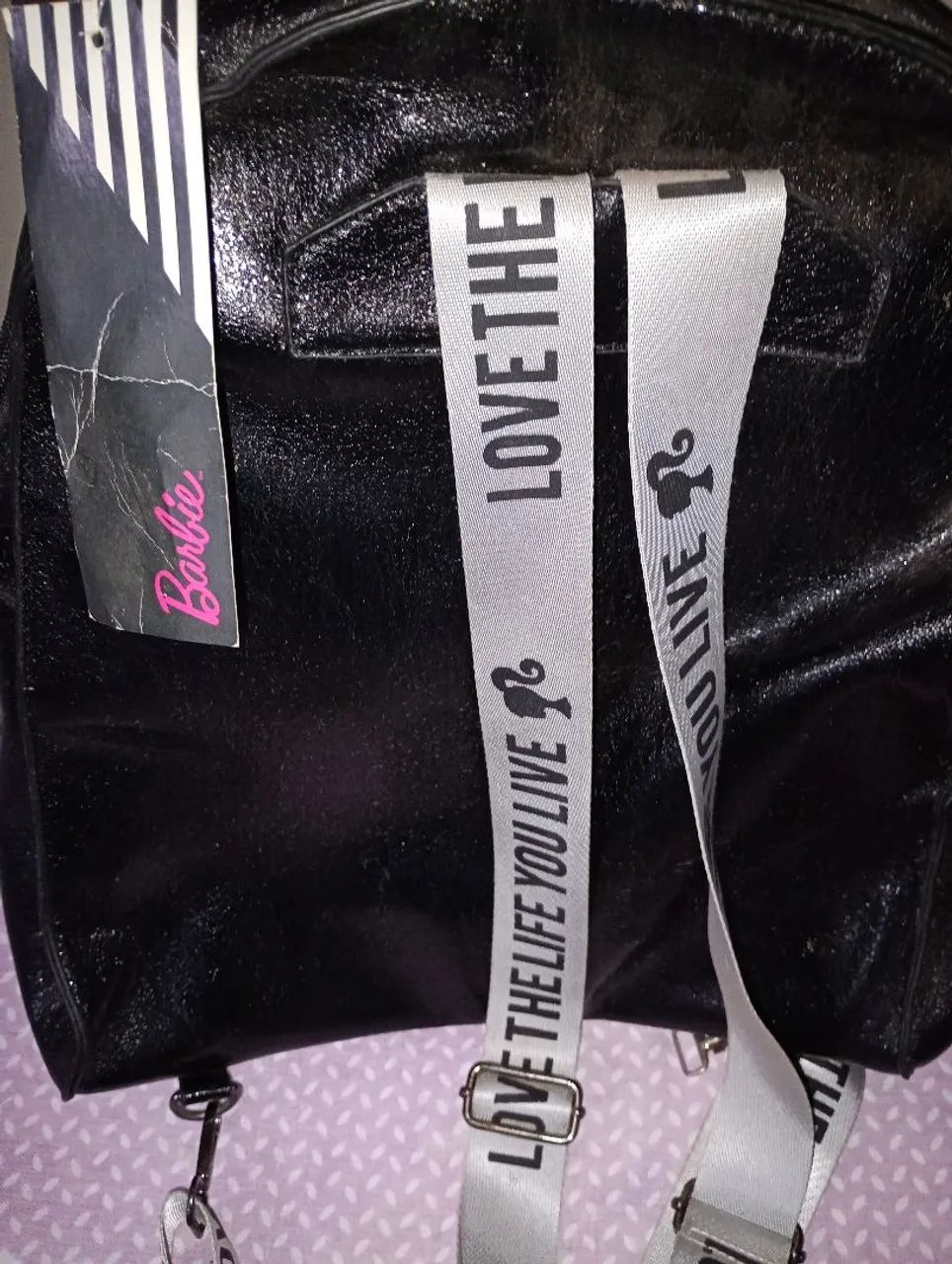 Vendo uma mochila da Barbie impermeável nova.ENTREGO - Foto 2